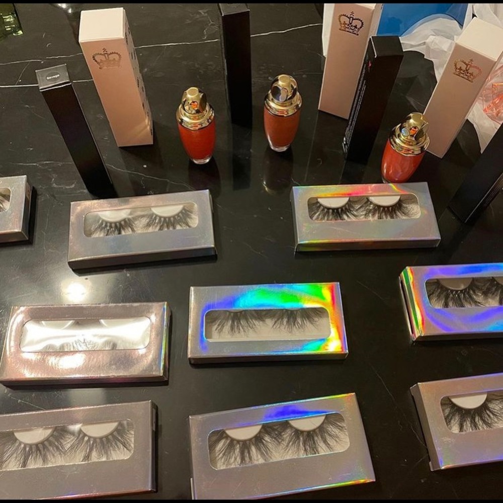 Lashes & Lipgloss!!!!!